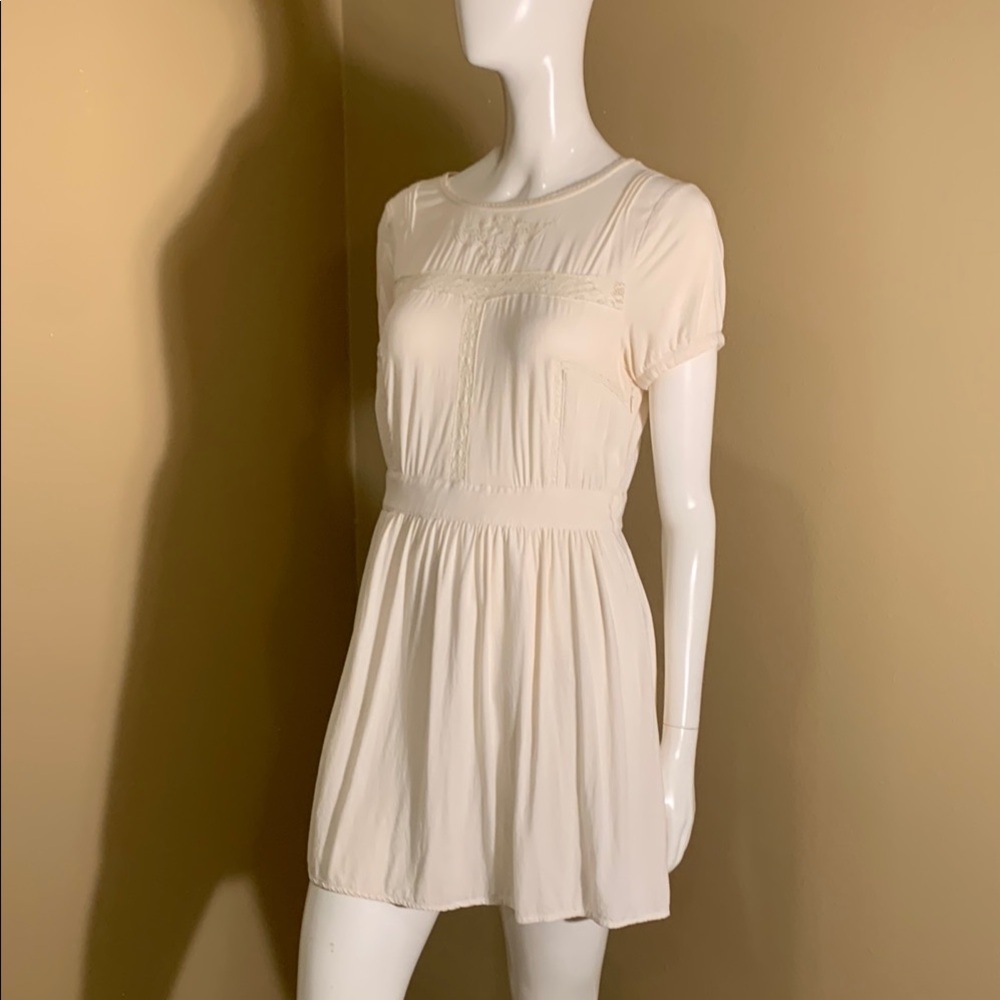 Forever 21 Cream Short Sleeve Dress Size Medium Petite